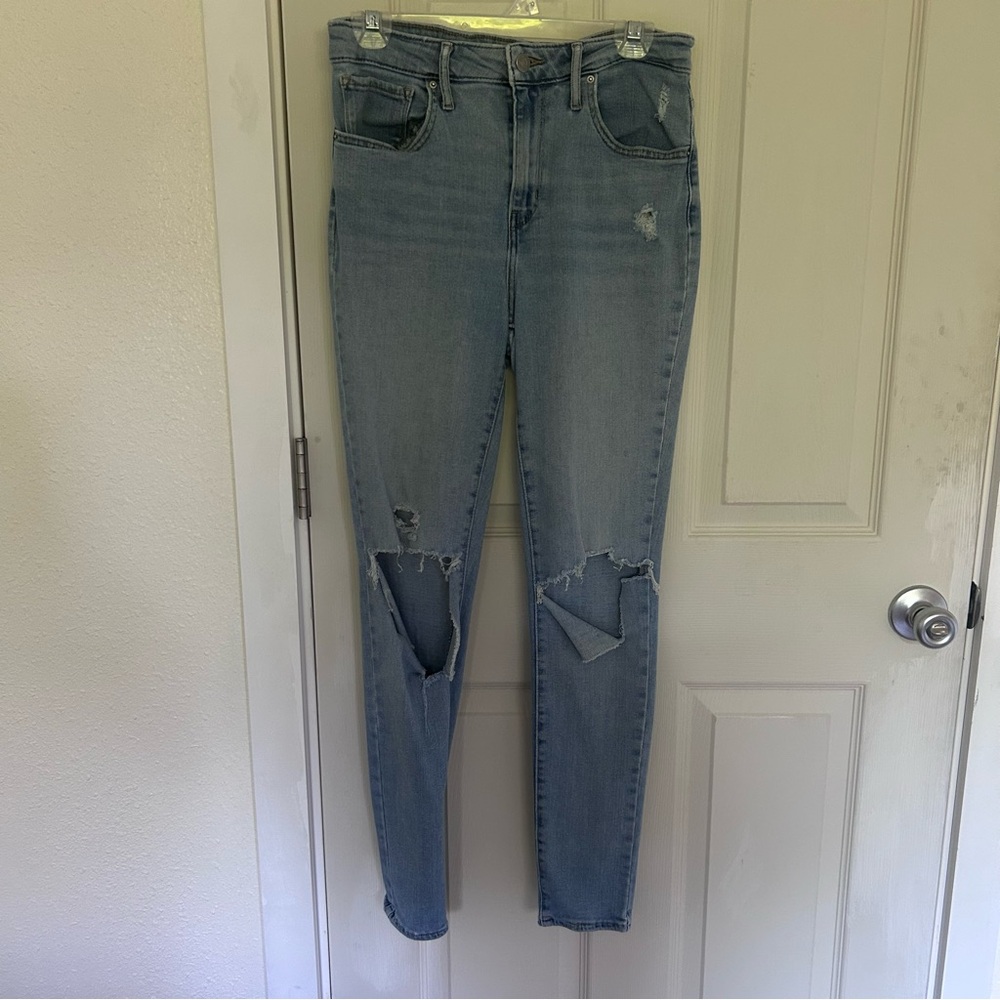 Levi’s Distressed Blue Jeans for Women